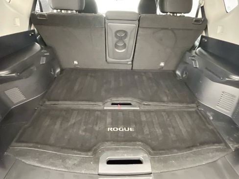 Used 2018 Nissan Rogue S FWD image 25