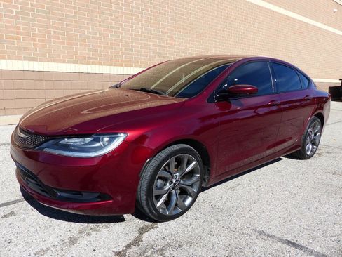 Used 2016 Chrysler 200 S FWD image 6