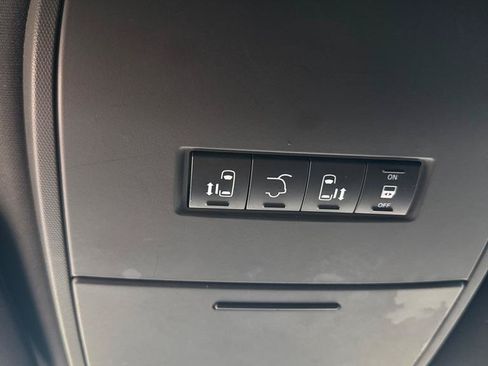 Used 2015 Dodge Grand Caravan SXT w/ Blacktop Package FWD image 7