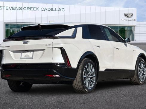 Certified 2024 Cadillac Lyriq Sport image 3