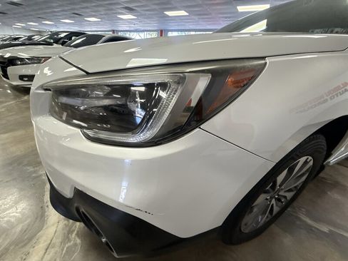 Used 2018 Subaru Outback 2.5i Touring AWD/4WD image 13