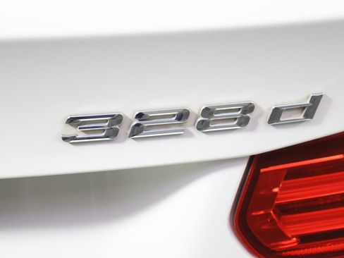 Used 2014 BMW 328d xDrive Wagon AWD/4WD image 9