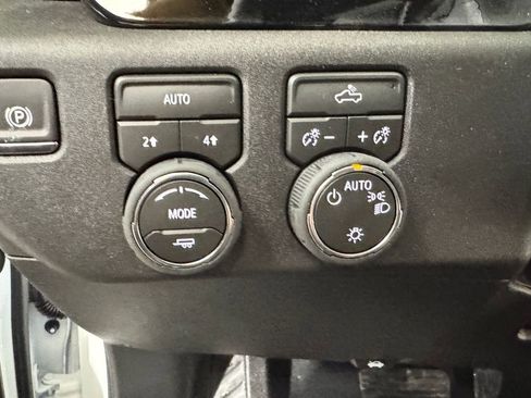New 2026 Chevrolet Silverado 1500 LT w/ Snow Plow Prep Package AWD/4WD image 18