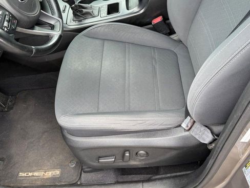 Used 2017 Kia Sorento FWD w/ LX Convenience Package image 22