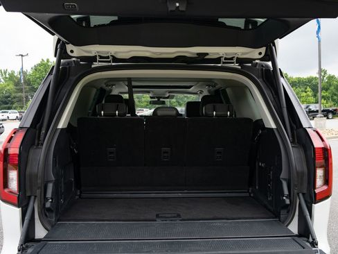 Used 2025 Ford Expedition Active AWD/4WD image 9