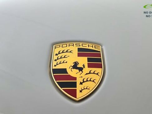 Used 2024 Porsche Macan AWD/4WD image 16