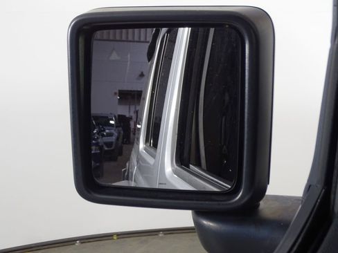 Used 2018 Jeep Wrangler Unlimited Sahara w/ Safety Group image 38