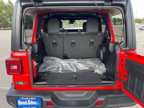 Used 2024 Jeep Wrangler Unlimited Sport AWD/4WD image 16