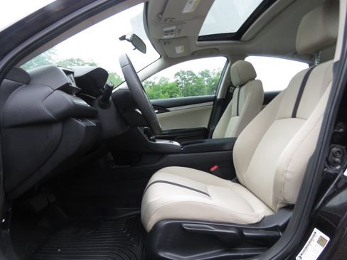 Used 2016 Honda Civic EX image 10