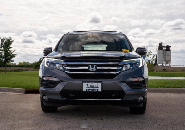 Used 2017 Honda Pilot Touring image 2