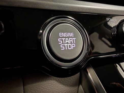 Used 2022 Kia Carnival SX image 24