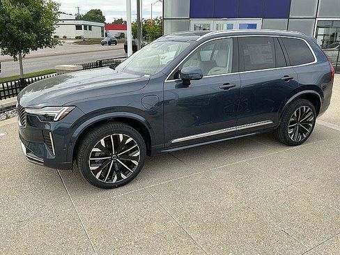New 2026 Volvo XC90 T8 Ultra w/ Protection Package Premier AWD/4WD image 11
