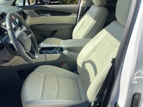 Used 2021 Cadillac XT6 Premium Luxury image 6