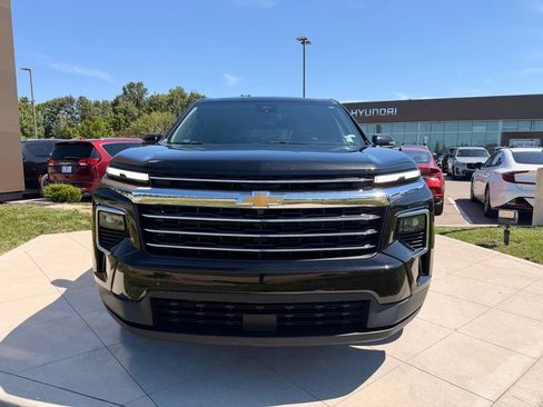 Used 2025 Chevrolet Traverse LT FWD image 13
