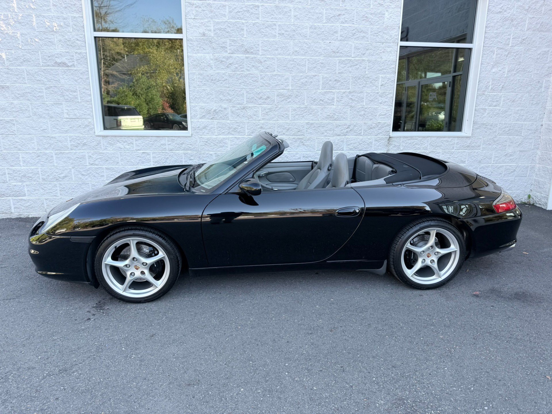 Used 2002 Porsche 911 Carrera 4 AWD/4WD image 34