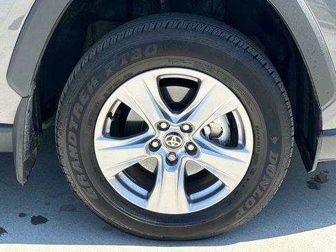 Used 2025 Toyota RAV4 XLE FWD image 11