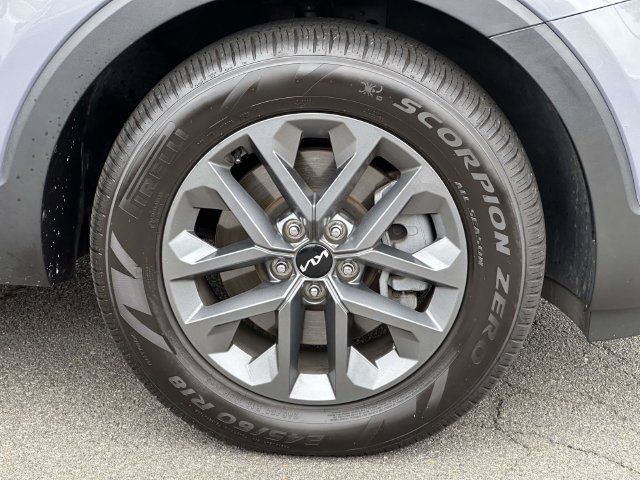 Used 2024 Kia Telluride LX FWD image 7