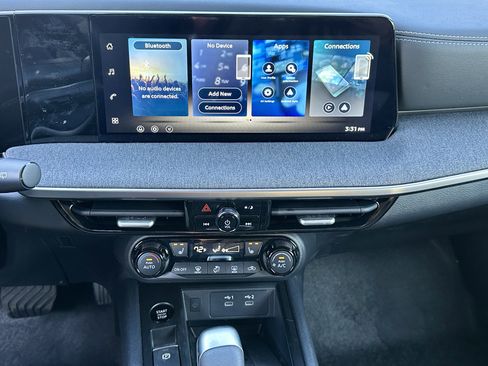 New 2026 Nissan Kicks SV image 4