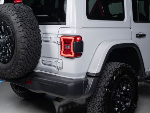 Used 2023 Jeep Wrangler Unlimited Rubicon 4xe AWD/4WD image 27