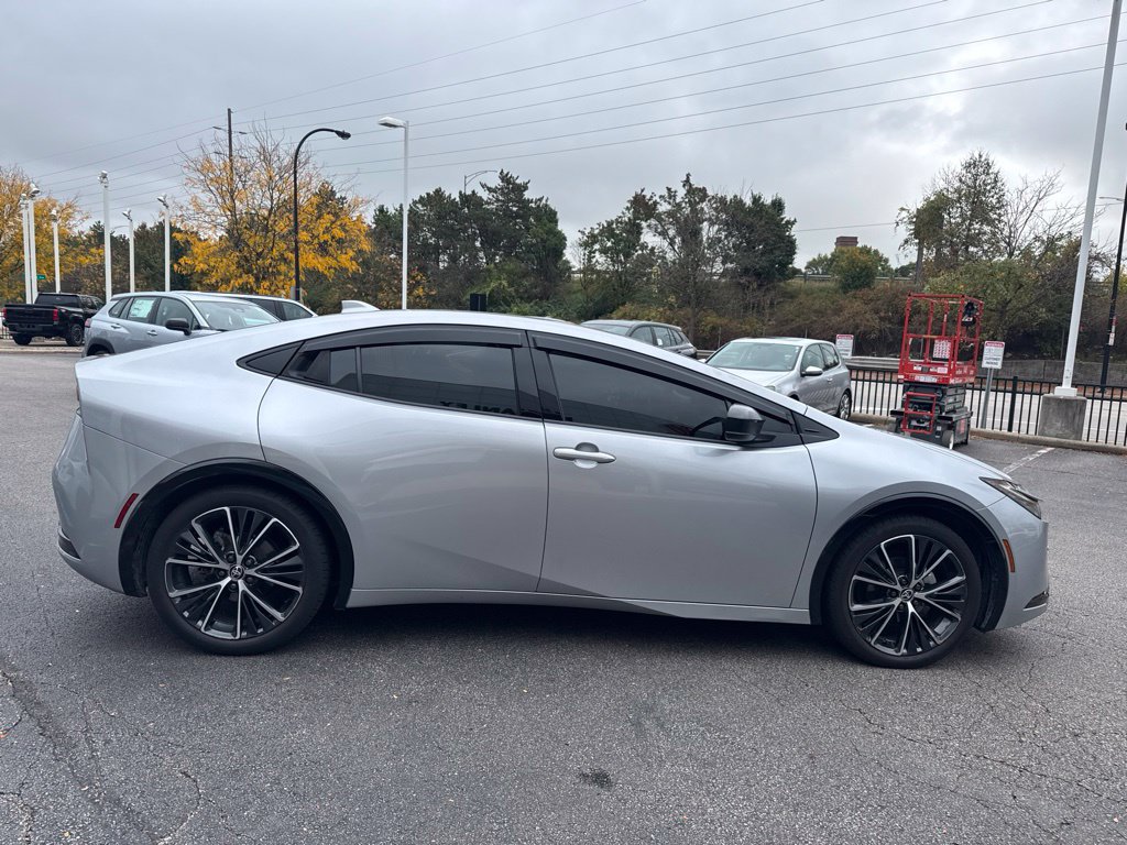 Certified 2025 Toyota Prius XLE FWD image 6