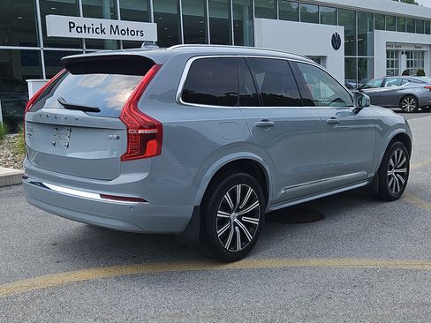 Used 2024 Volvo XC90 B5 Core w/ Climate Package AWD/4WD image 2