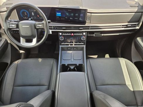 Used 2025 Hyundai Santa Fe SEL FWD image 25