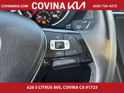 Used 2021 Volkswagen Tiguan SE w/ Panoramic Sunroof Package image 20