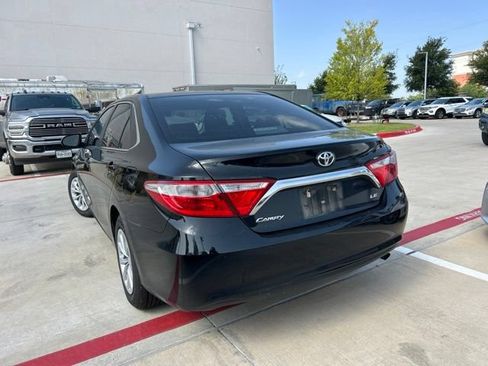 Used 2017 Toyota Camry LE FWD image 5
