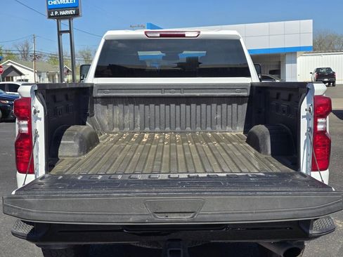 Used 2025 Chevrolet Silverado 2500 Custom w/ Custom Value Package image 13
