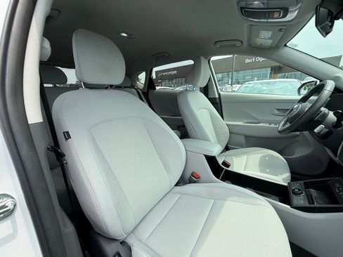 Used 2025 Hyundai Kona SEL FWD image 20