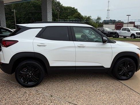 New 2026 Chevrolet TrailBlazer LT FWD image 2