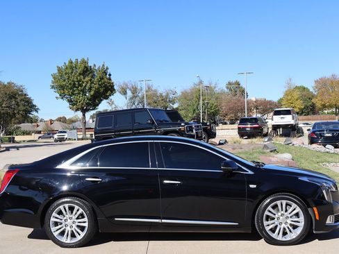 Used 2019 Cadillac XTS Luxury image 5