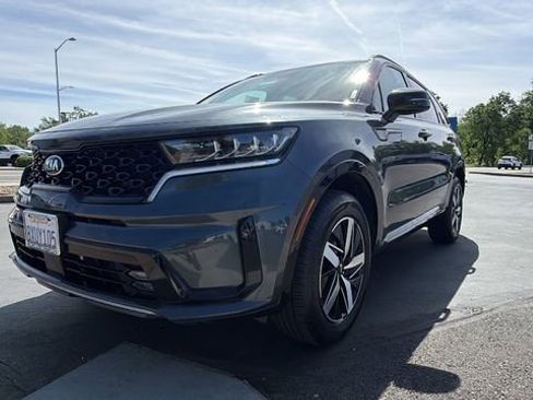 Used 2021 Kia Sorento EX w/ Panoramic Sunroof Package image 9