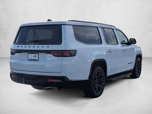 Used 2024 Jeep Wagoneer L Series II image 5