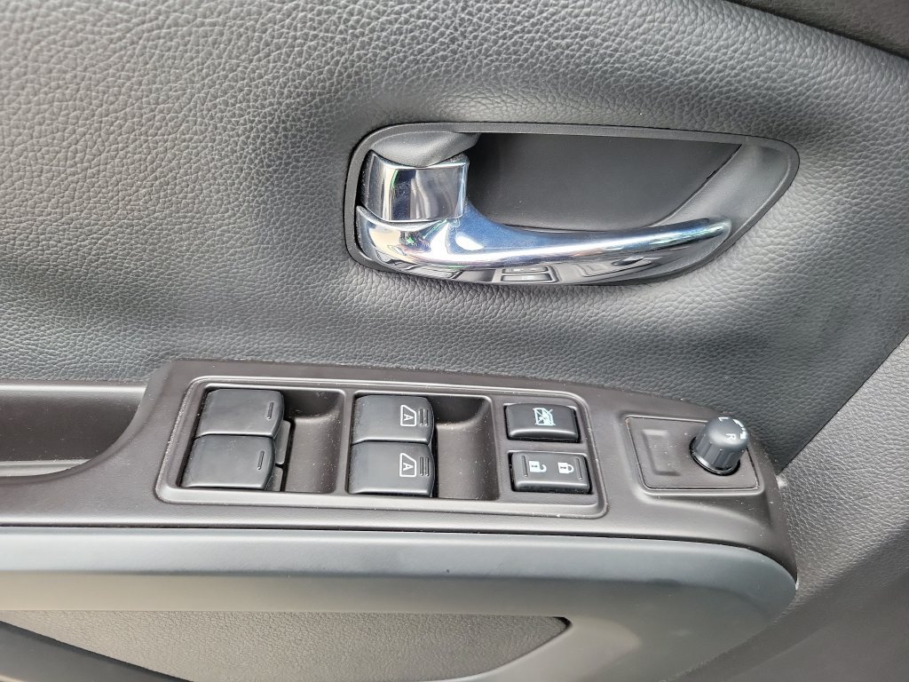 Used 2019 Nissan Titan SV w/ SV Convenience Package AWD/4WD image 33