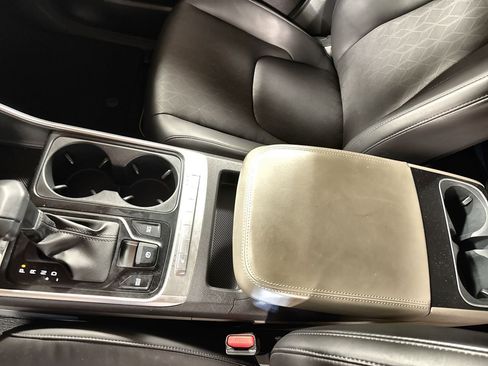 Used 2025 Kia Carnival image 28