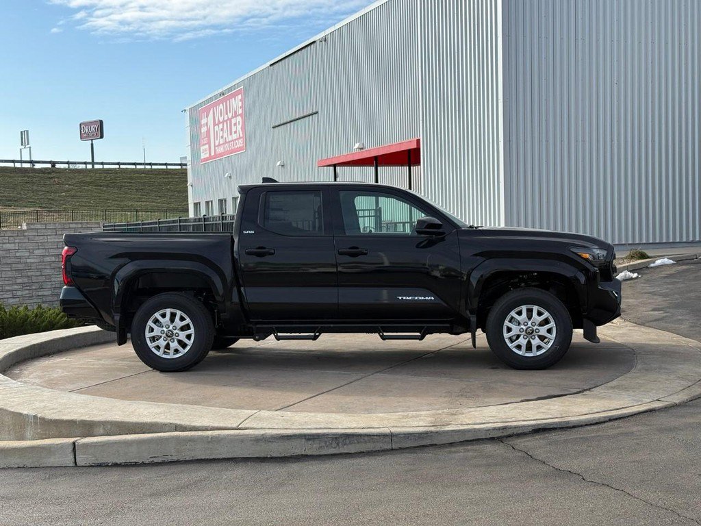 New 2025 Toyota Tacoma SR5 w/ SR5 Upgrade Package AWD/4WD image 2