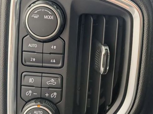 Used 2020 Chevrolet Silverado 1500 RST AWD/4WD image 14