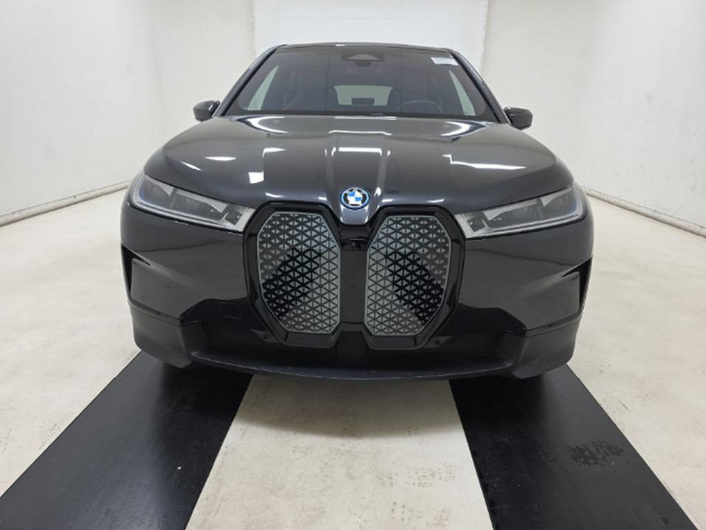 Used 2024 BMW iX xDrive50 w/ Convenience Package AWD/4WD image 2