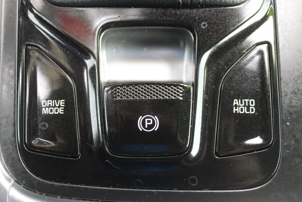 Certified 2025 Kia Carnival EX FWD image 42