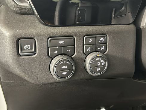 Used 2026 Chevrolet Silverado 1500 LTZ w/ LTZ Convenience Package II AWD/4WD image 24