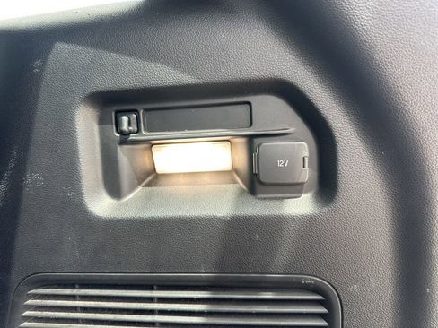 Used 2021 Ford Explorer XLT w/ Equipment Group 202A RWD image 30