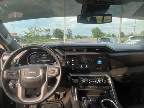 Used 2022 GMC Sierra 1500 Denali AWD/4WD image 14