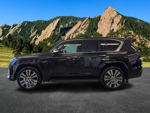Used 2026 Lexus LX 600 4WD w/ Luxury Package image 4