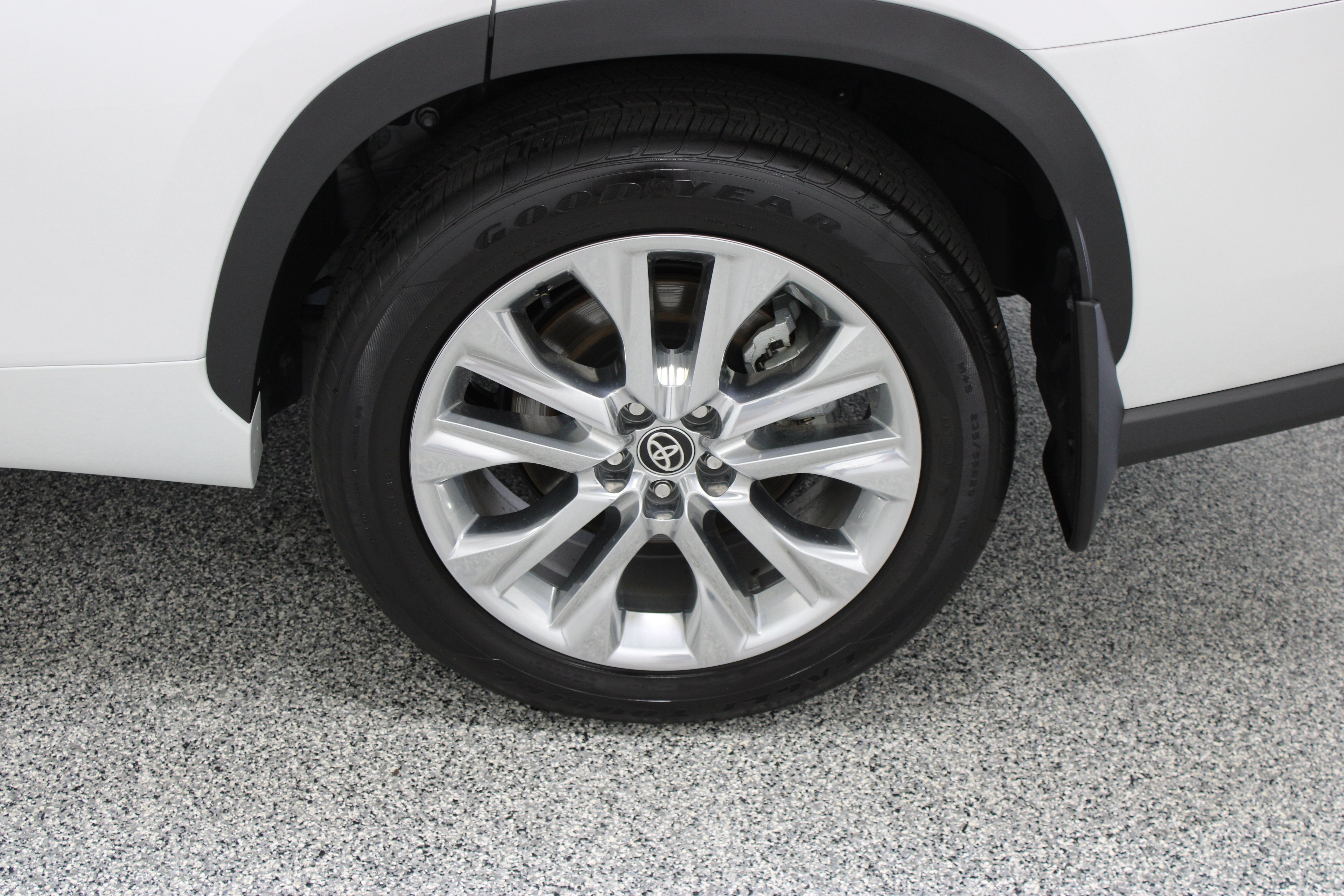 Used 2026 Toyota Highlander Limited AWD/4WD image 10