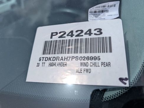 Used 2023 Toyota Highlander XLE FWD image 36