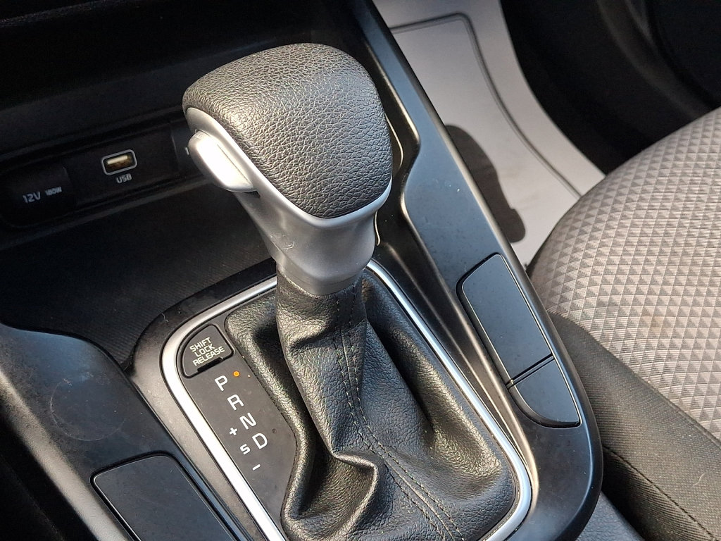 Used 2024 Kia Soul LX w/ LX Technology Package FWD image 31