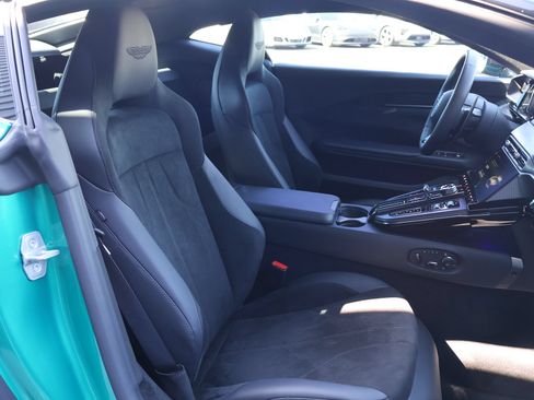 Used 2025 Aston Martin V8 Vantage Coupe RWD image 22