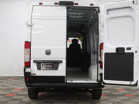 Used 2025 RAM ProMaster 2500 w/ Convenience Group FWD image 7