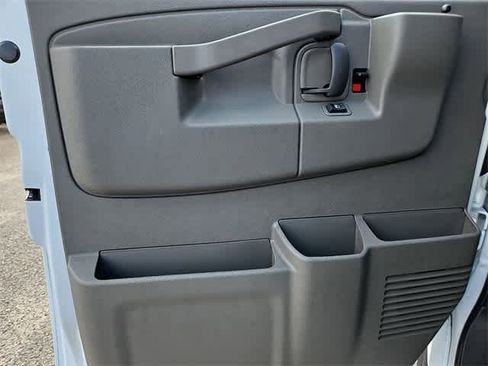New 2025 Chevrolet Express 3500 LT w/ LT Preferred Equipment Group image 9